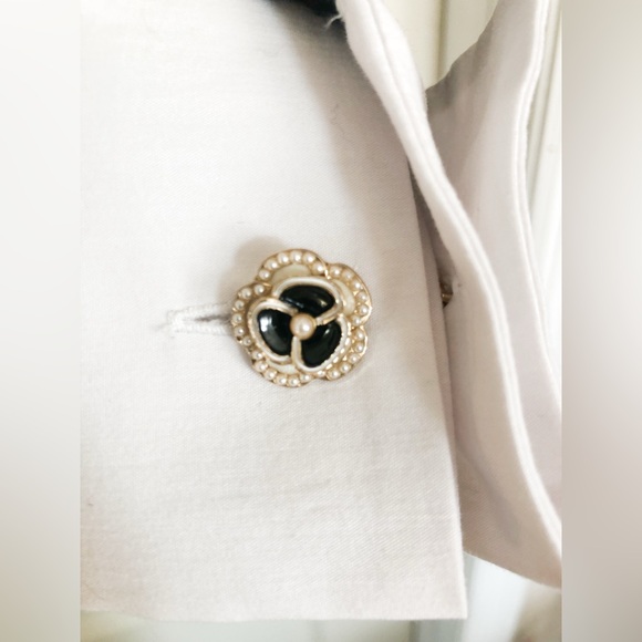 L'AGENCE April Poplin Collar Pullover in Black - Picture 13 of 16